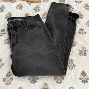 Old Navy mid-rise super skinny faded black jeans Sz 10 Unworn